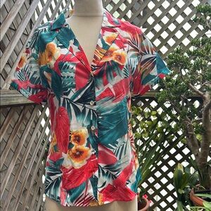 Allegra K Hawaiian Style Button Down Shirt.  Size XS-S. Multi colored.
NWT